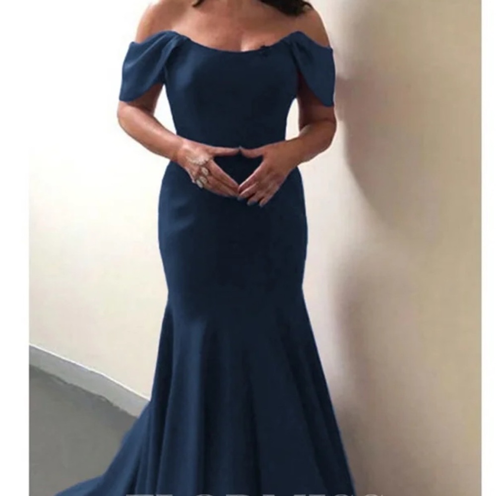 Off-Shoulder Navy Mermaid Evening Dress